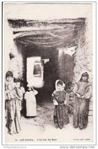 Algerie AIN - SEFRA une RUE du KSAR enfants famille scene de rue CPA 1910s GEISER 15 Maghreb Algeria