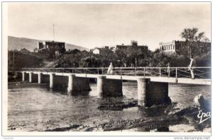 ALGERIE - AIN-SEFRA - L'Oued Sefra et les Casernes