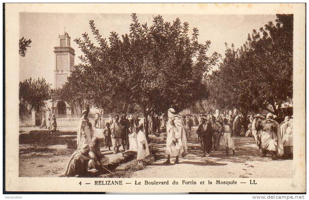 CPA - Relizane - Le Boulevard du Fortin et la Mosquée - Algerie Française