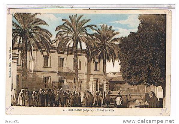 RELIZANE    HOTEL  DE  VILLE   TRES   ANIMEE  BE  1J24