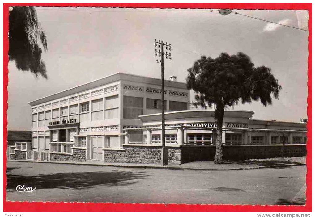 CPSM  ALGERIE RELIZANE  Oran  ecole maternelle Naegelen  *** petit format