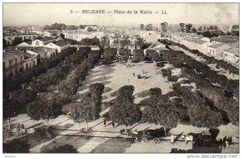 AFRIQUE. ALGERIE. RELIZANE. Vue sur La Place de La Mairie.