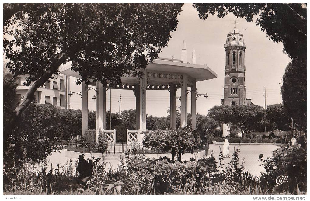 RELIZANE / PLACE DOMINIQUE / RIVIERE ET L EGLISE / CIRC 1956