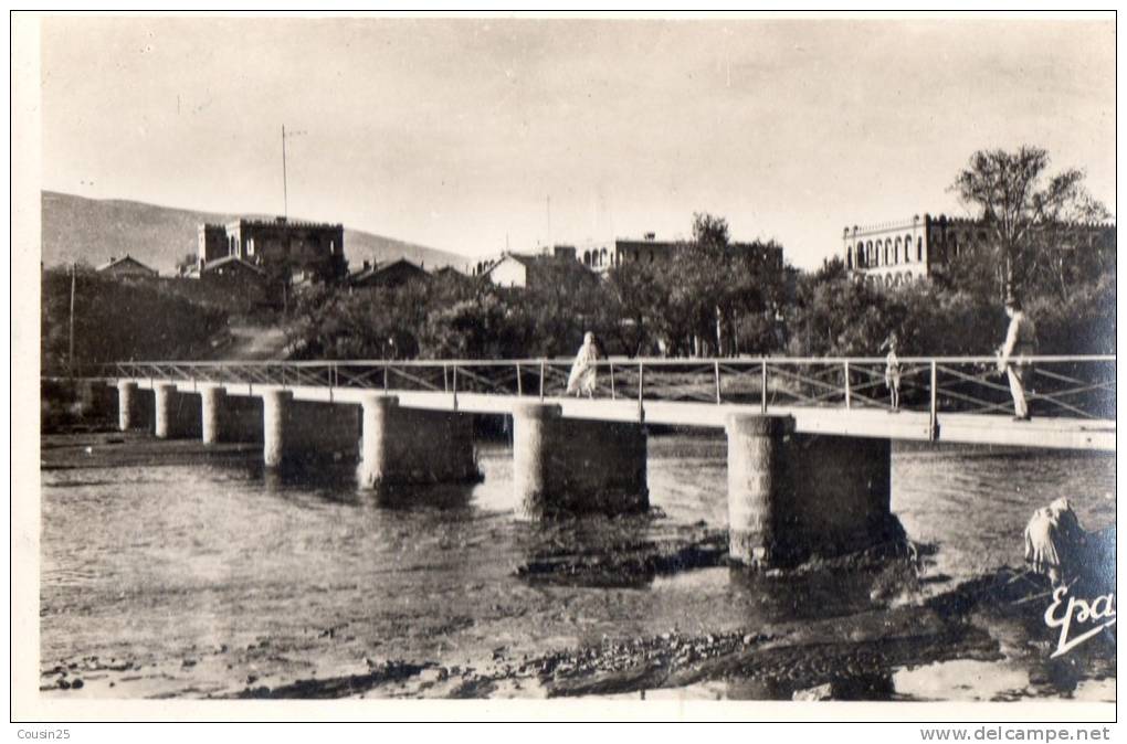 ALGERIE - AIN-SEFRA - L'Oued Sefra et les Casernes