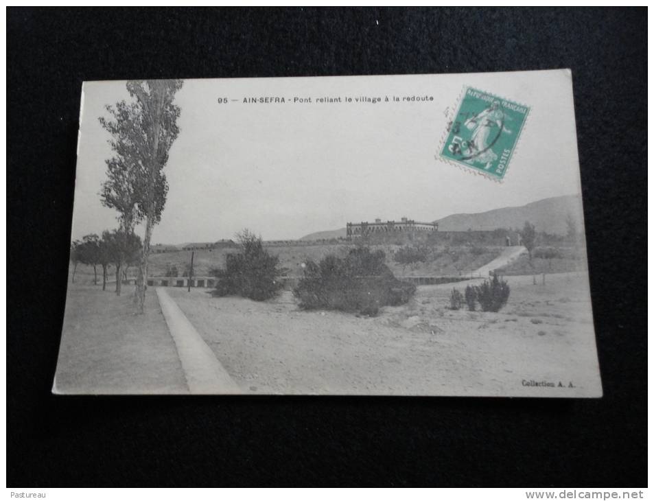 Ain - Sefra  Le Pont reliant le village à la redoute.