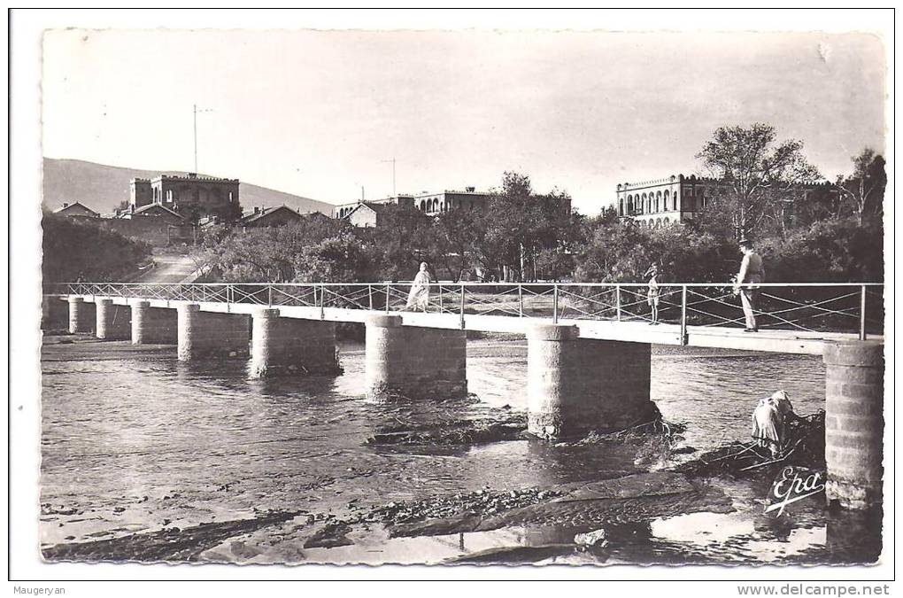 AIN SEFRA - L' Oued  Sefra  et  les  Casernes