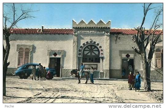 N°16806 -cpsm Ain Sefra -l'infirmerie- superbe peugeot 203 bleue-