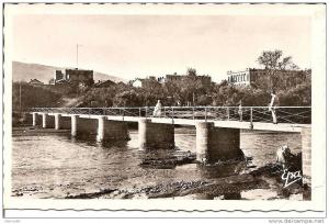 AIN SEFRA...L'OUED SEFRA ET LES CASERNES