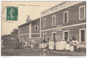CPA ALGERIE ORAN AIN SEFRA Train en Gare Chemin de Fer Animation 1910