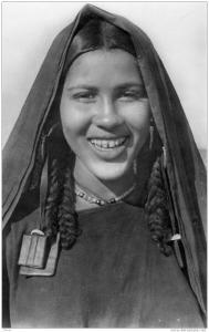 1 - Teuttou - Jeune fille de Tamesna - Coopérative Scolaire de Tamanrasset(Téritoire des Oasis)