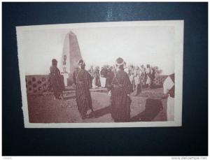 TAMANRASSET soldats touaregs rendant les honneurs funèbres -  non CIRCULEE  L68 coll. R. Prouho