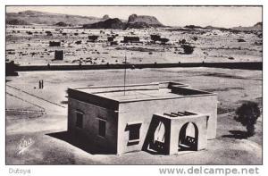 Tamanrasset (Hoggar) - Station Météo et Pic Laperinne