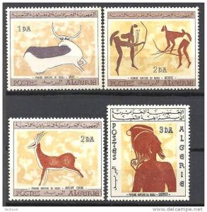 1967 Alg. n° 437 à 440 Nf** . Dessins rupestres du Tassili.
