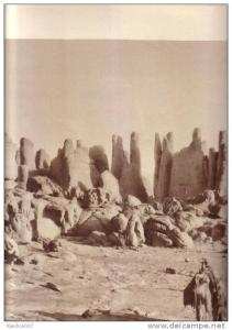 SAHARA ORIENTAL  col assakao   LES BLOCS DE GRES DE  TASSILI  DES AJJER    belle photo grand format