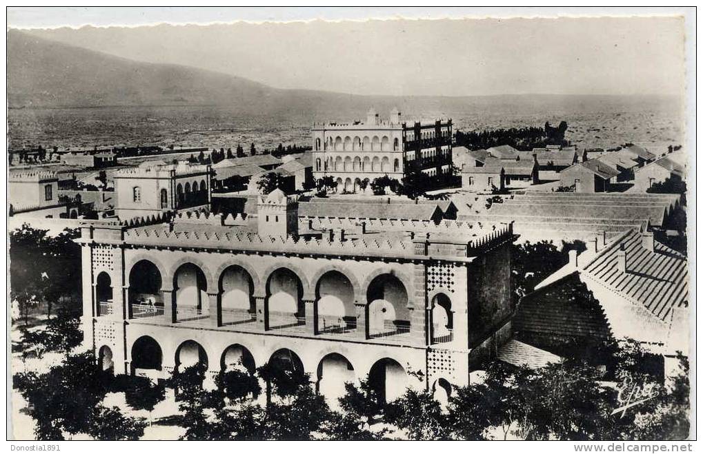 ALGERIE   AIN - SEFRA  ( sud oranais ) Les Casernes . écrite  non timbrée . 90x140