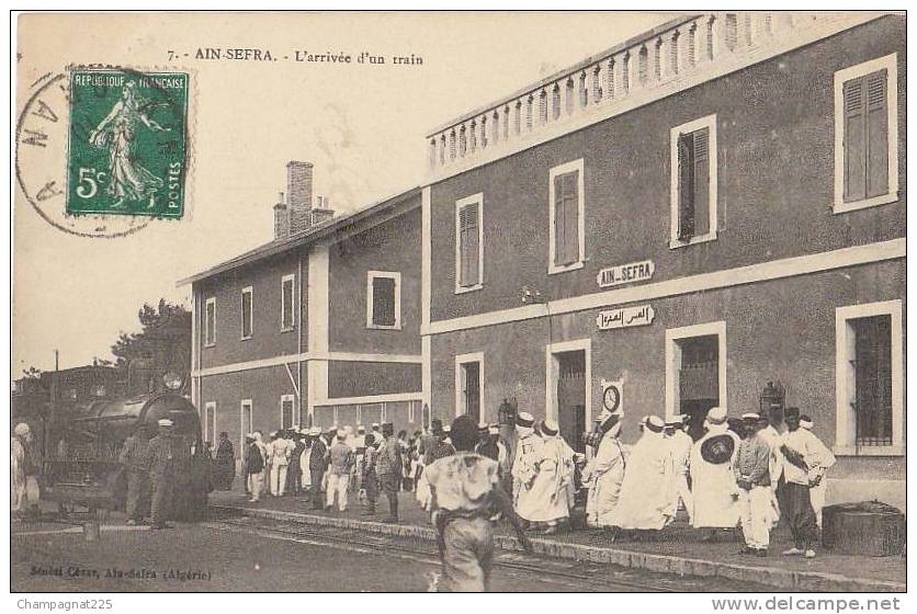 CPA ALGERIE ORAN AIN SEFRA Train en Gare Chemin de Fer Animation 1910