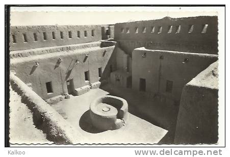 CPSM ( Tamanrasset , Interieur du Bordj )