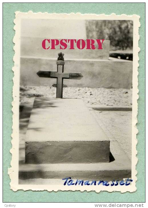 ALGERIE - TAMANRASSET - Tombe du Père Foucault au Cimetière - Sépulture - Voir la Description