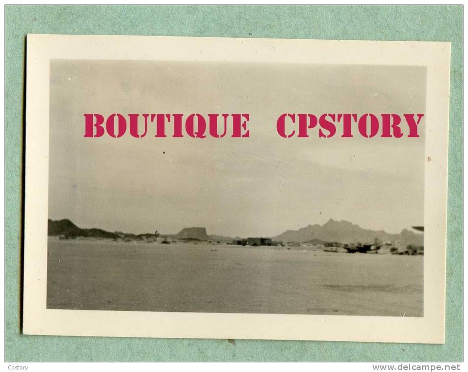 AEROPORT de TAMANRASSET - Aérodrome d´Algerie - Photo 6cm X 4.5cm Cahier de Militaire