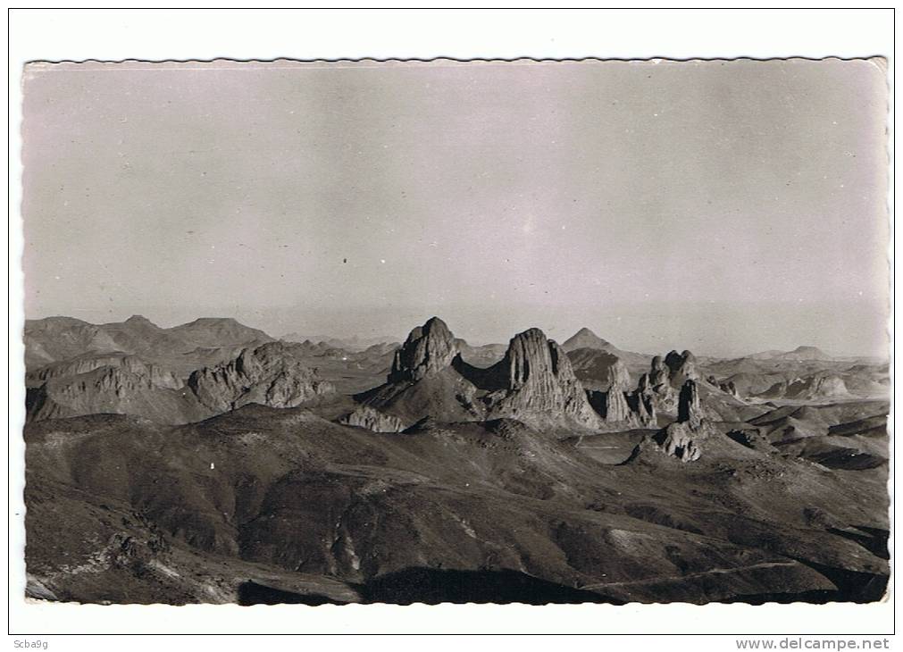 TAMANRASSET VUE SUR LA KOUBA PRISE DE L'HERMITAGE DU PERE DE FOUCOULD A L'ASSEKREM