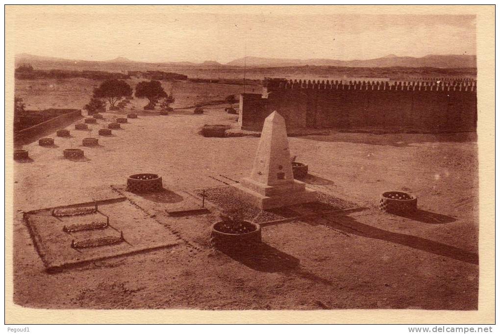 CARTE POSTALE ANCIENNE. ALGERIE. TAMANRASSET-HOGGAR.  LE CIMETIERE.