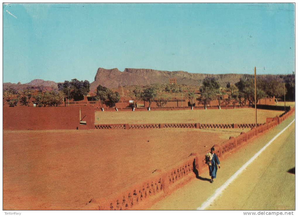 *** ALGERIE - LE HOGGAR - TAMANRASSET *** CPM Voyagée en 1973 Edts