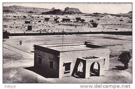 Tamanrasset (Hoggar) - Station Météo et Pic Laperinne