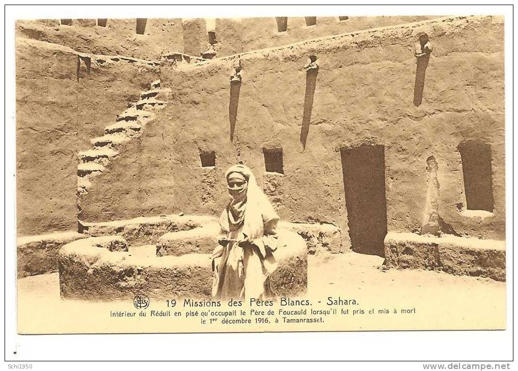 JP  -    intérieur du réduit en pisé du pére FOUCAULD lorsqu il fut mis à mort le 1 déc 1916 à TAMANRASSET  .