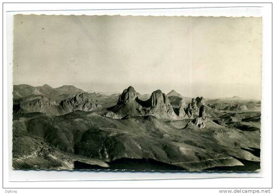 TAMANRASSET (HOGGAR) VUE SUR LA KOUDIA PRISE DE L ERMITAGE D ETE DU PERE DE FOUCAULD A L ASSEKREM (ALT. 2780 M)