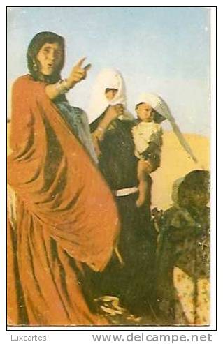 TAMANRASSET . FEMMES TARGUIA.