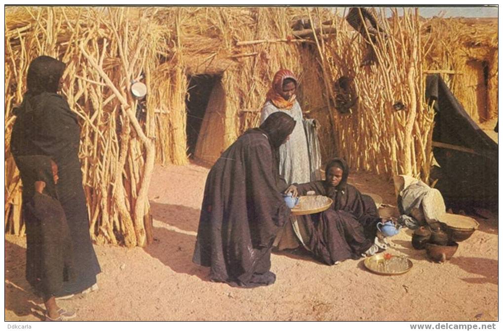 Algerijë - Tamanrasset - Femmes de l'Aménokal