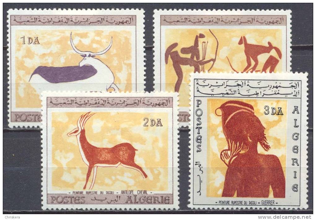 Algérie YT n°437/440 Dessins rupestres du Tassili neuf/charnière *
