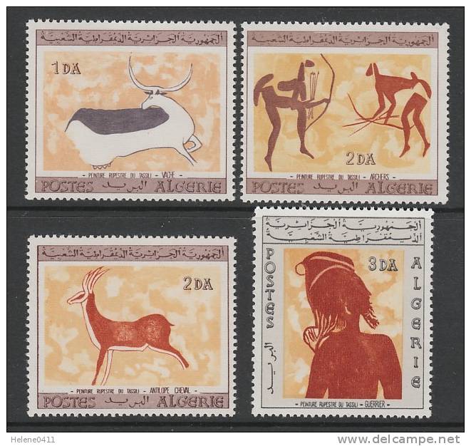 SERIE NEUVE D'ALGERIE - DESSINS RUPESTRES DE TASSILI N'ASSER AU SAHARA N° Y&T 437 A 440