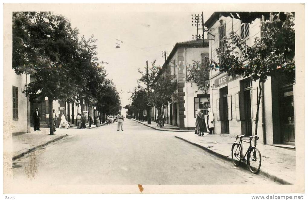 ALGERIE - BORDJ-BOU-ARRERIDJ - RUE DE CONSTANTINE