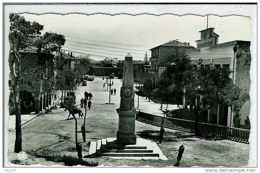 BORDJ BOU-ARRERIDJ-MONUMENTS AUX MORTS DE 1870 ET COURS DU CHEYRON