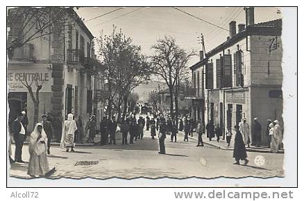 BORDJ - BOU - ARRERIDJ  rue Centrale ( café du Centre  )