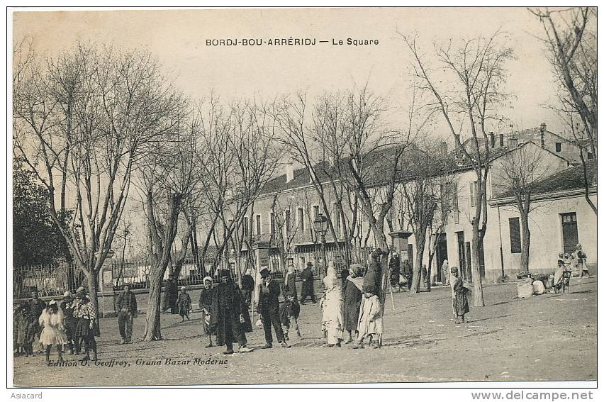 Bordj Bou Arreridj Le square  Edit O. geoffroy legerement decollée a gauche