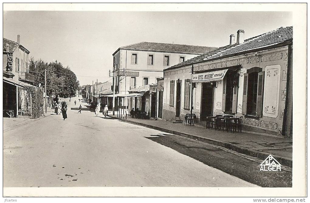 ALGERIE * KHENCHELA - Rue de Paris - Semi moderne petit format