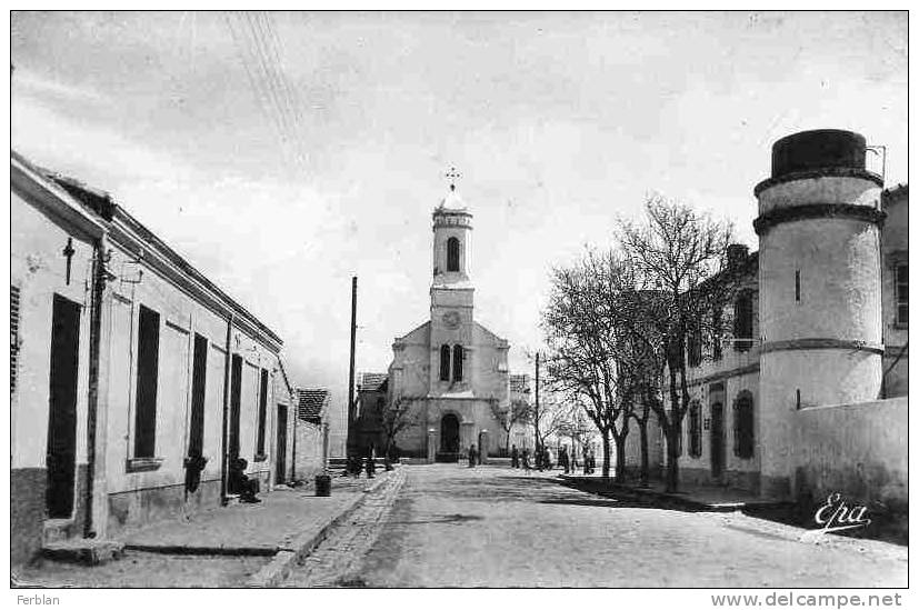 AFRIQUE. ALGERIE. KHENCHELA. Vue sur La Gendarmerie et L'Eglise. Carte Dentelée.