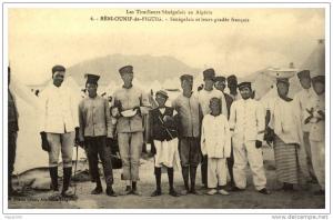 BENI - OUNIF de FIGUIG  Sénégalais et leur gradés Français