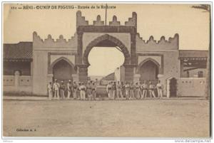 AFRIQUE ALGERIE BENI OUNIF DE FIGUIG Entrée de la Redoute Soldats