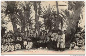 BENI-OUNIF EN MANOEUVRE  UNE HALTE AU POINT-D´EAU NOMBREUX SOLDATS