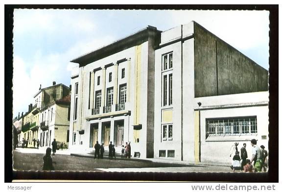 SOUK-AHRAS (Constantine) - 6  Le Théatre - (Beau plan animé) - CPSM