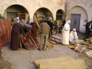 Femmes de Beni Snouss venant vendre leurs Tapis à Tlemcen