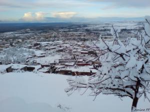 Vue sur Tlemcen habillée en blanc