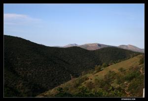 Les Monts Traras, à certains endroits l'agriculture y est fleurissante