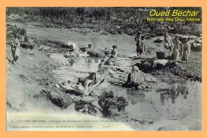 Femmes dans l'oued de béchar.