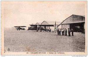 CPA   KENADSA, COLOMB BECHAR, camp de l´aviation, avions, hangars, petite animation (16.8)