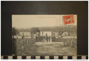 CP, algérie, hussein dey caserne d'artillerie, militaria, militaires posant devant la caserne n°1 collection la panthere