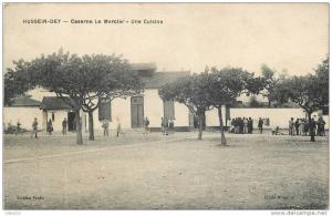 ETRAN 385  CPA   algérie ALGER hussein dey caserne le mercier une cuisine caserne militaire  animation   belle carte
